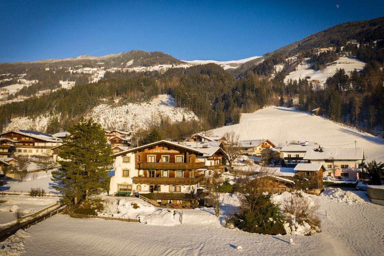 Landhaus Maridl Hart im Zillertal Eksteriør billede